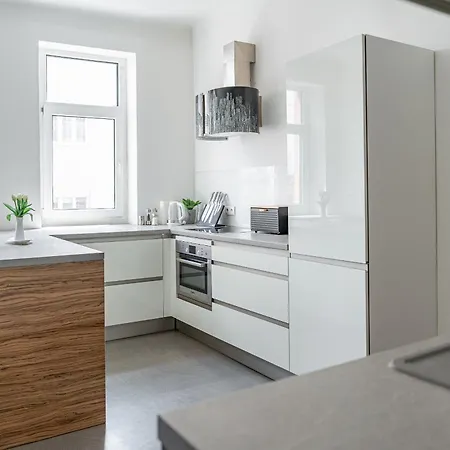 Apartman Big 4 Near Old Town *