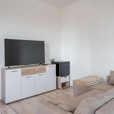 Big 4 Near Old Town Apartman *