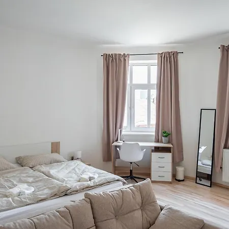 Apartman Big 4 Near Old Town *